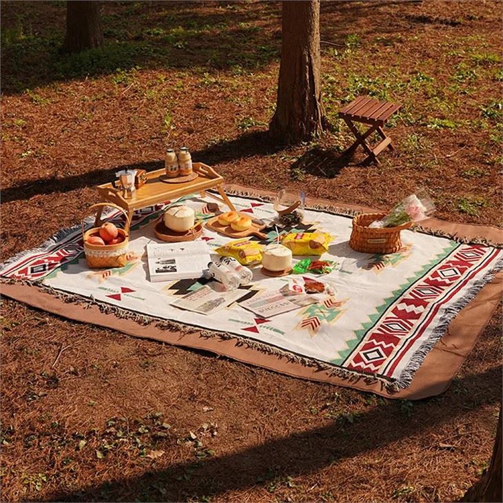Customized	Picnic Blanket Tassels